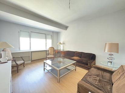 Living room of Flat to rent in  Madrid Capital  with Heating, Parquet flooring and Terrace