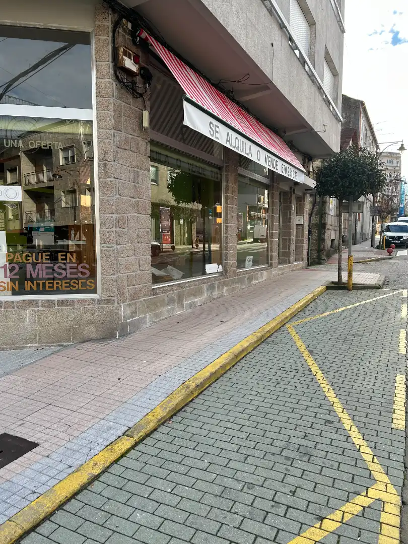 Local comercial en venta en Avenida Xosé Solla, imagen 2