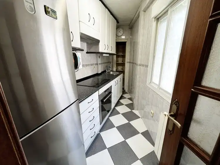 Kitchen of Flat for rent in Madrid  with Air Conditioner, Heating and Parquet flooring