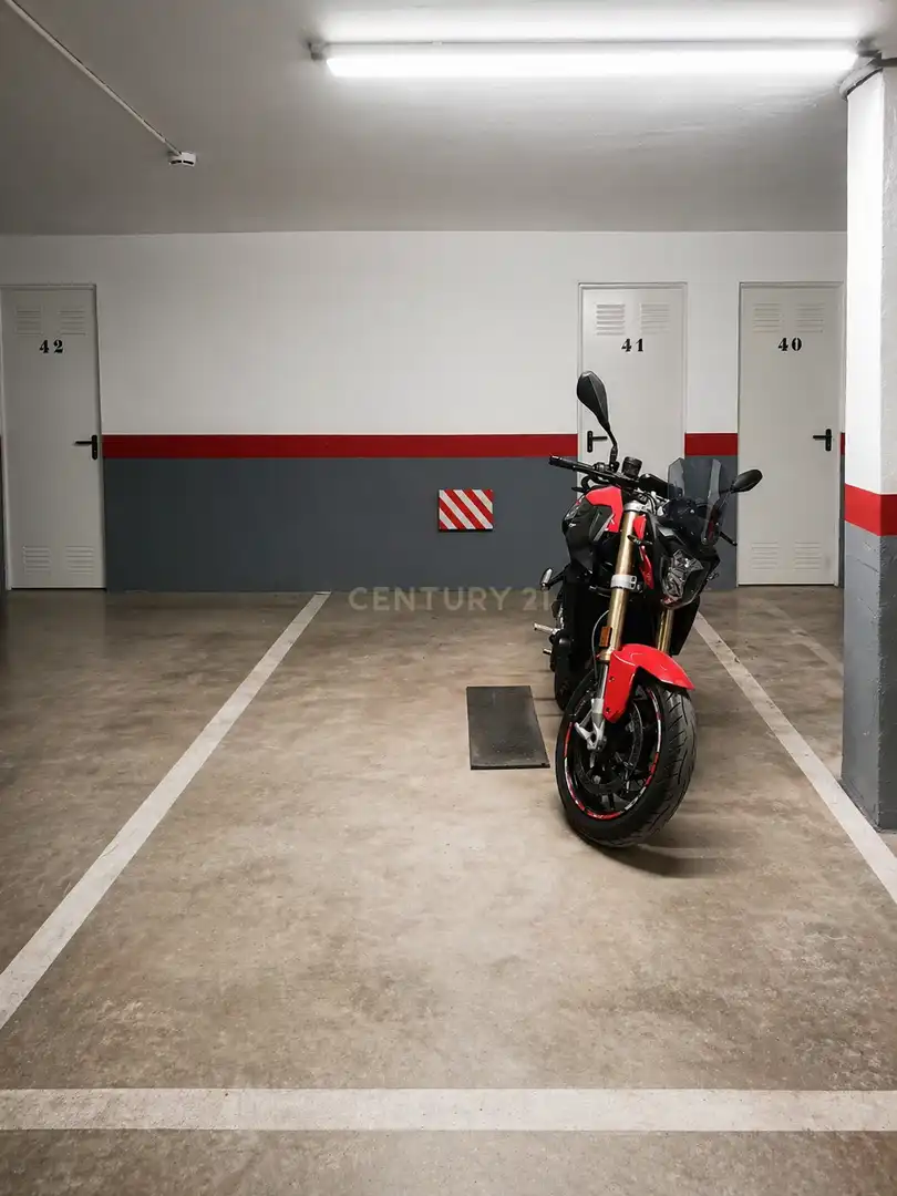 Parkplatz von Maisonette zum Verkauf in Benetússer