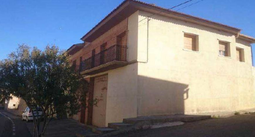 Vista exterior de Pis en venda en La Puebla de Híjar