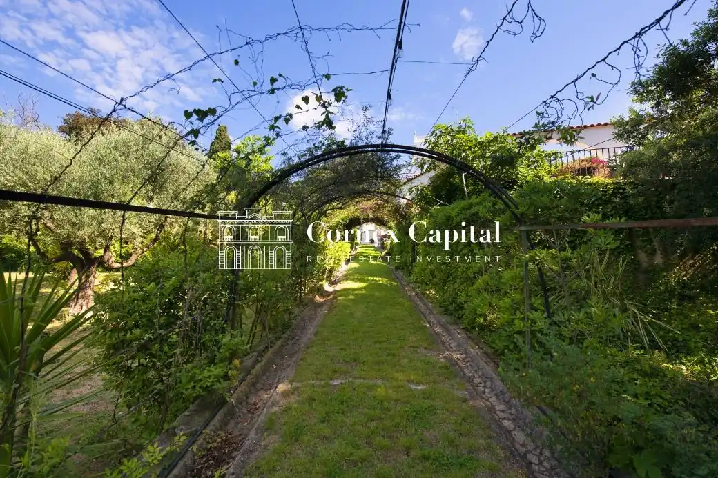 Country house zum Verkauf in Sant Andreu de Llavaneres mit Privatgarten, Terrasse und Schwimmbad