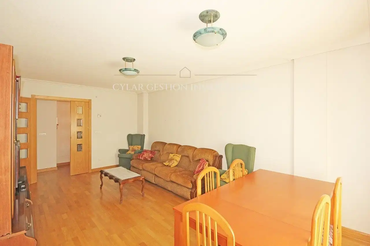Flat for rent in Poeta Jesús Rasueros, Pizarrales