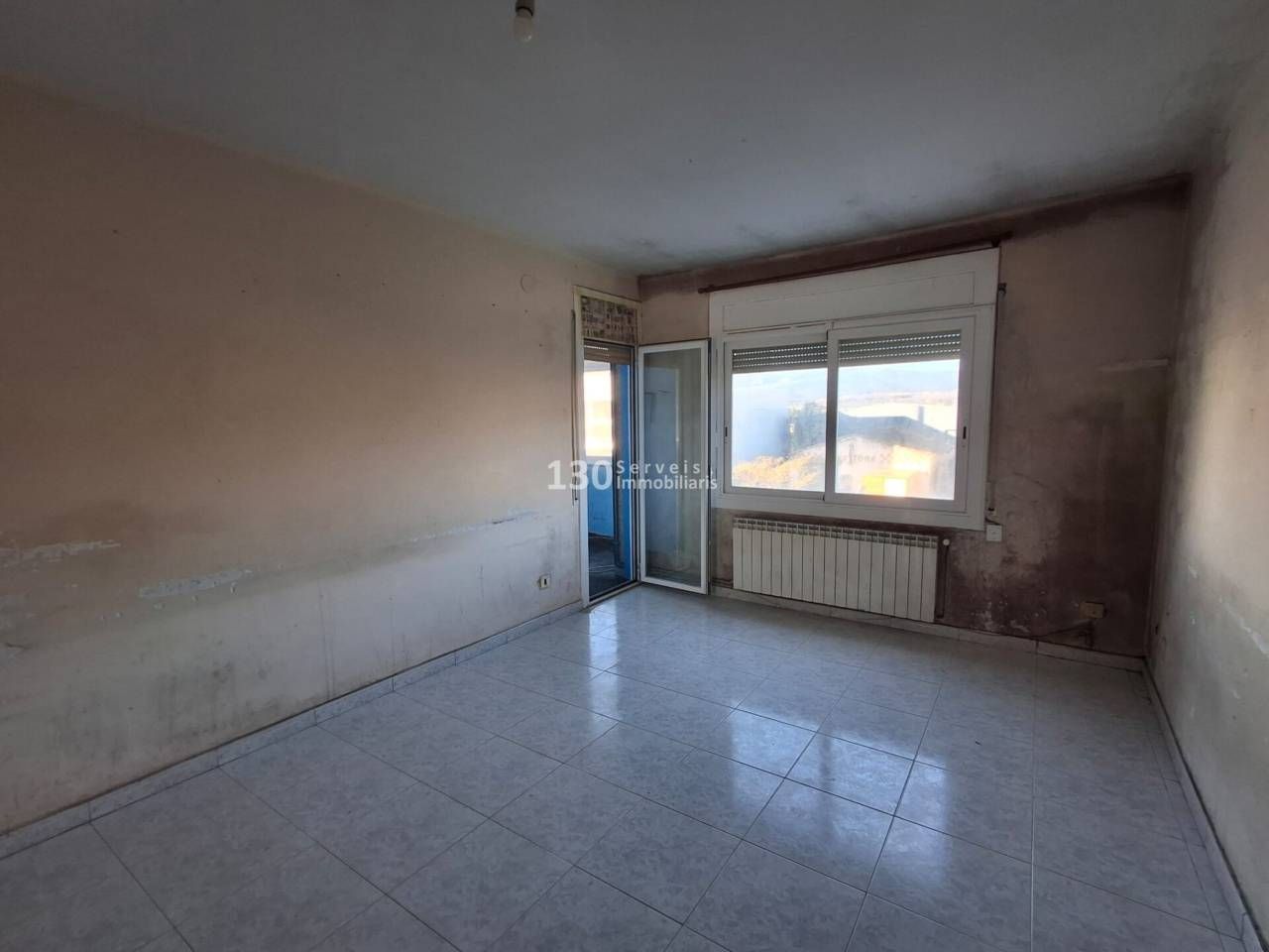 Habitación de Piso en venta en El Pla de Santa Maria con Calefacción y Terraza