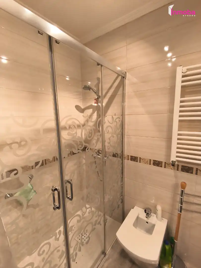 Baño de Piso en venta en Aranda de Duero con Calefacción, Parquet y Trastero