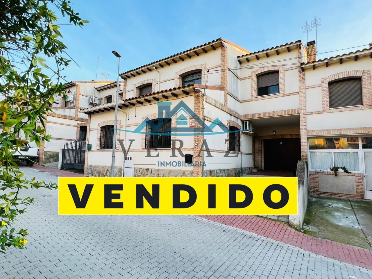 Vista exterior de Casa o xalet en venda en San Román de los Montes amb Terrassa