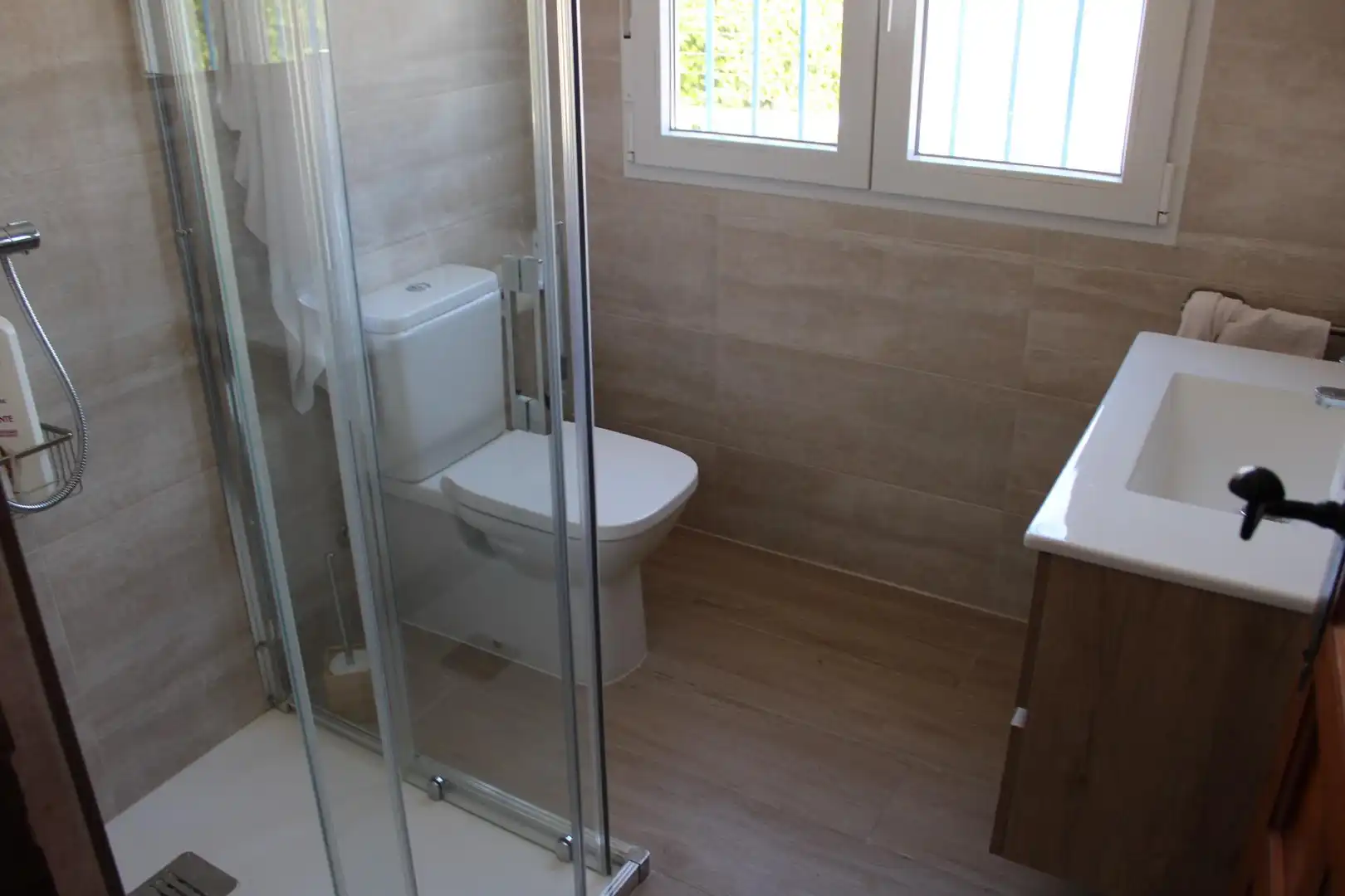 Bathroom of Houses for rent in Oliva  with Air Conditioner, Heating and Private garden