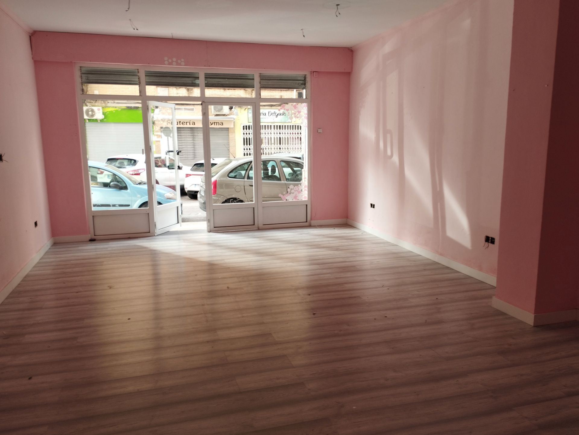 Premises to rent in  Granada Capital