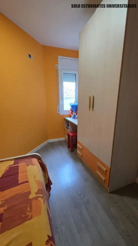Habitación de Planta baja para compartir en Terrassa con Aire acondicionado, Calefacción y Terraza