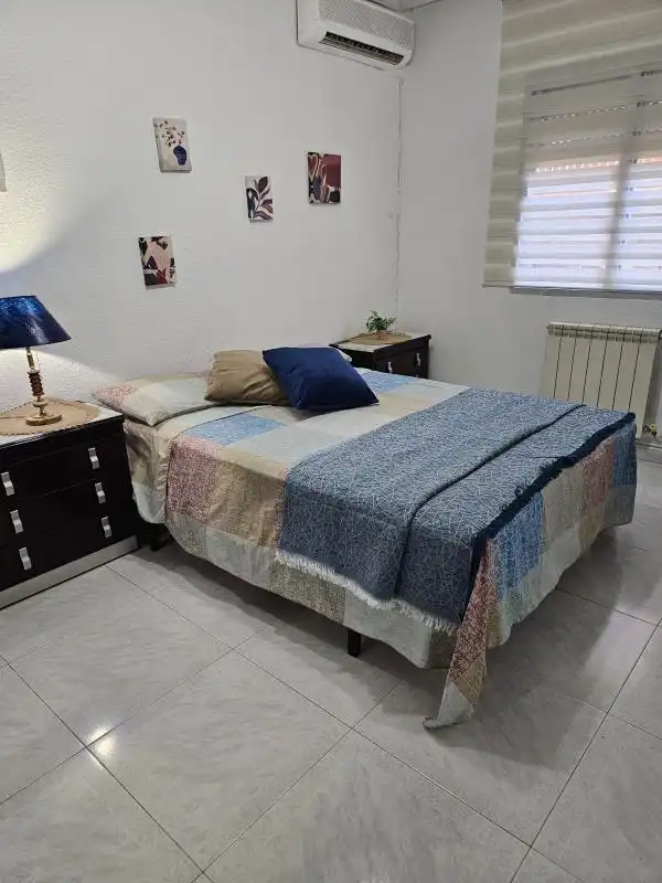 Habitación de Piso en venta en Madrid con Calefacción