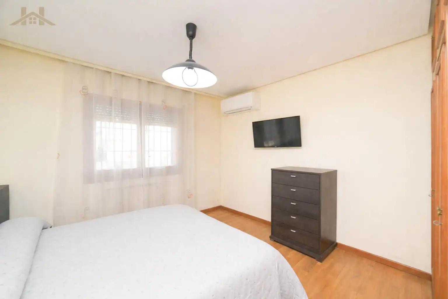 Habitación de Casa o chalet en venta en Villaviciosa de Odón con Aire acondicionado, Calefacción y Jardín privado