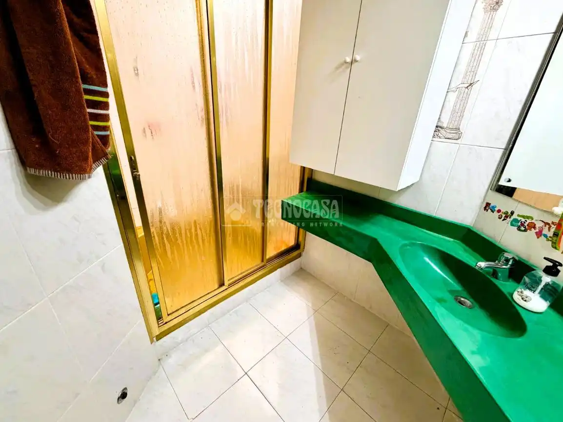 Baño de Piso en venta en Móstoles con Aire acondicionado, Calefacción y Terraza