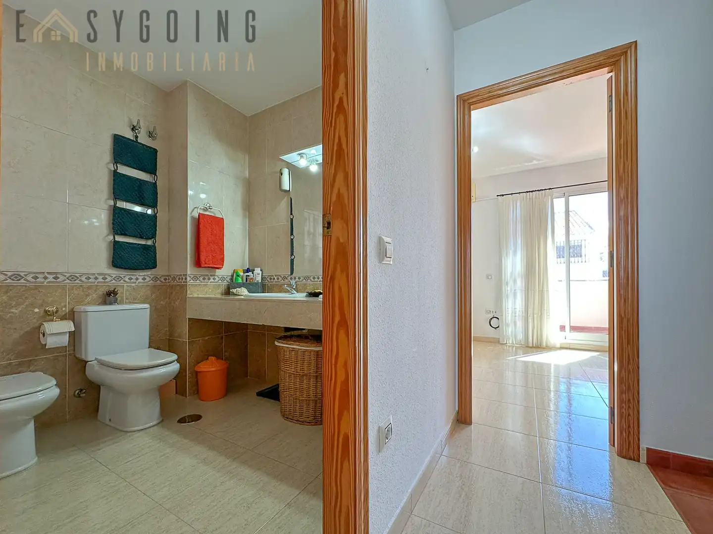 Badezimmer von Einfamilien-Reihenhaus zum Verkauf in Santa Pola mit Klimaanlage, Terrasse und Gemeinschaftspool