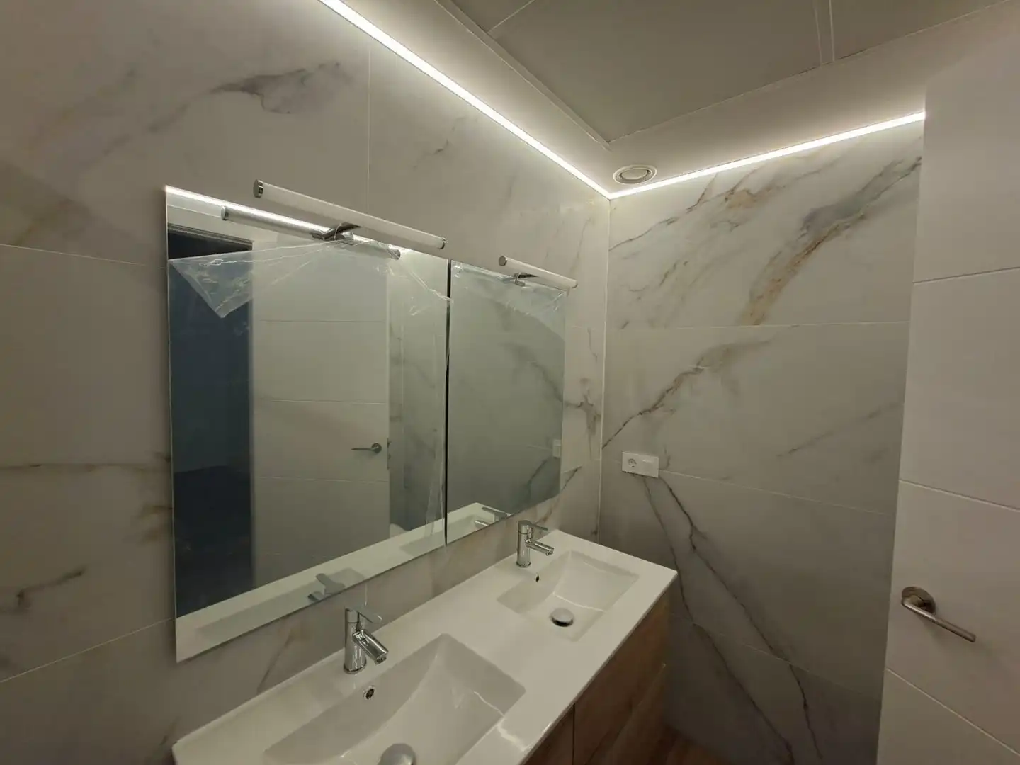 Baño de Piso en venta en Palafolls con Aire acondicionado y Parquet