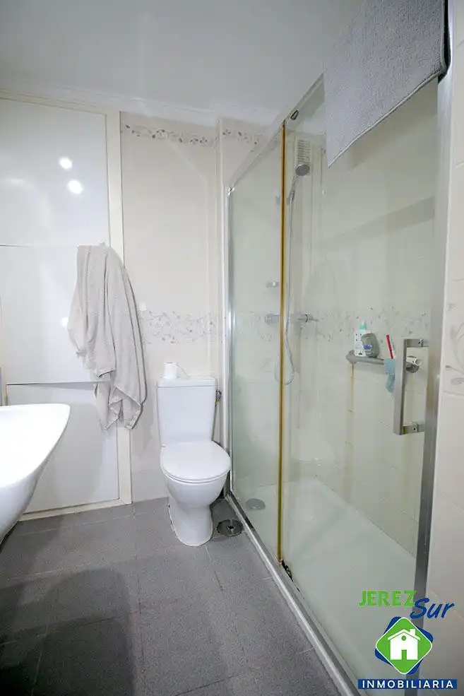 Bathroom of Flat for sale in Jerez de la Frontera  with Air Conditioner, Heating and Terrace