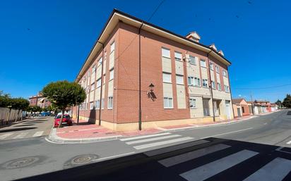 Exterior view of Flat for sale in Tudela de Duero  with Heating, Storage room and Furnished