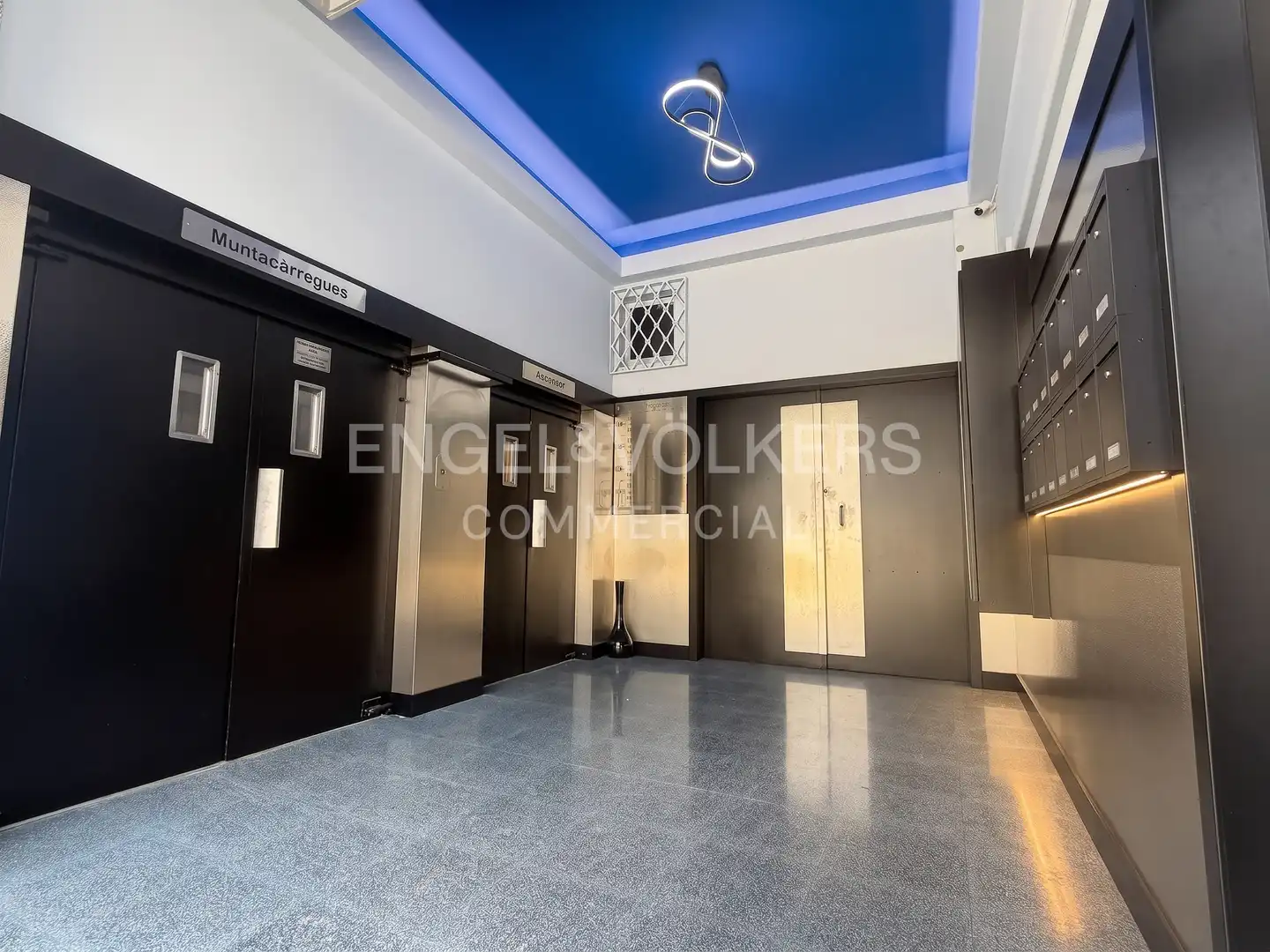 Oficina de alquiler en Centre - Sant Josep - Sanfeliu
