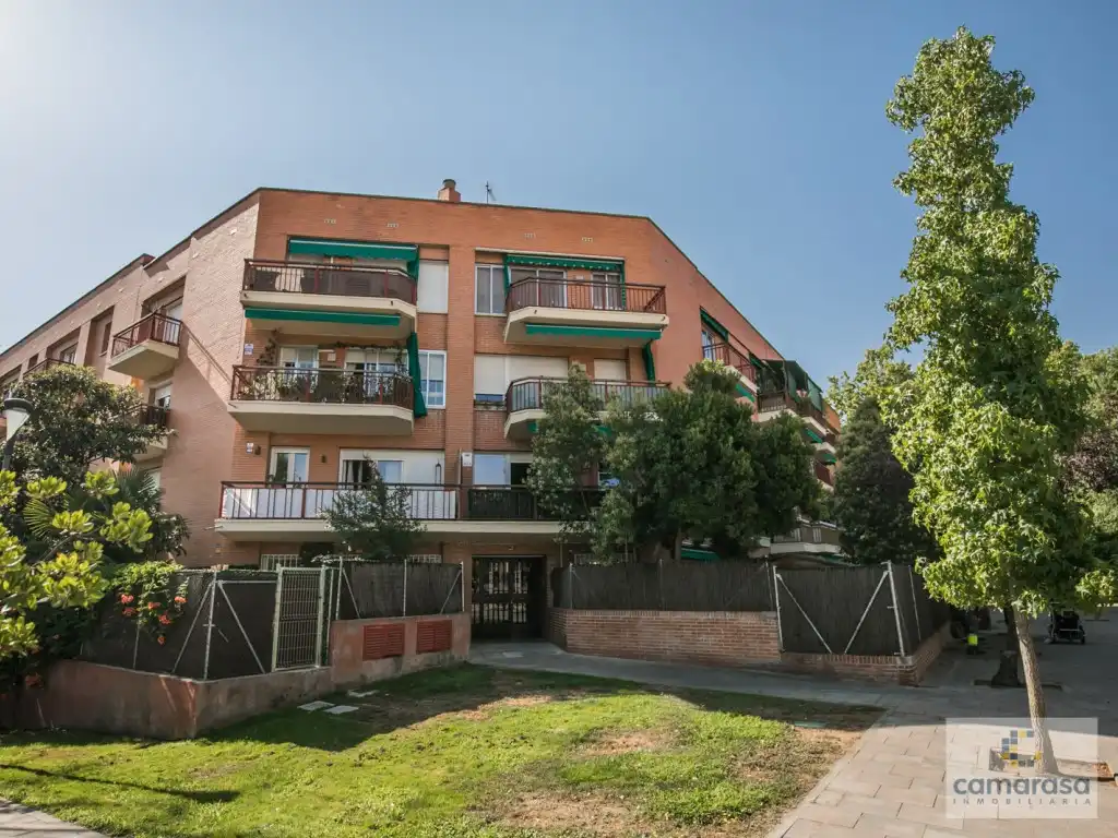 Vista exterior de Pis en venda en Tres Cantos amb Moblat