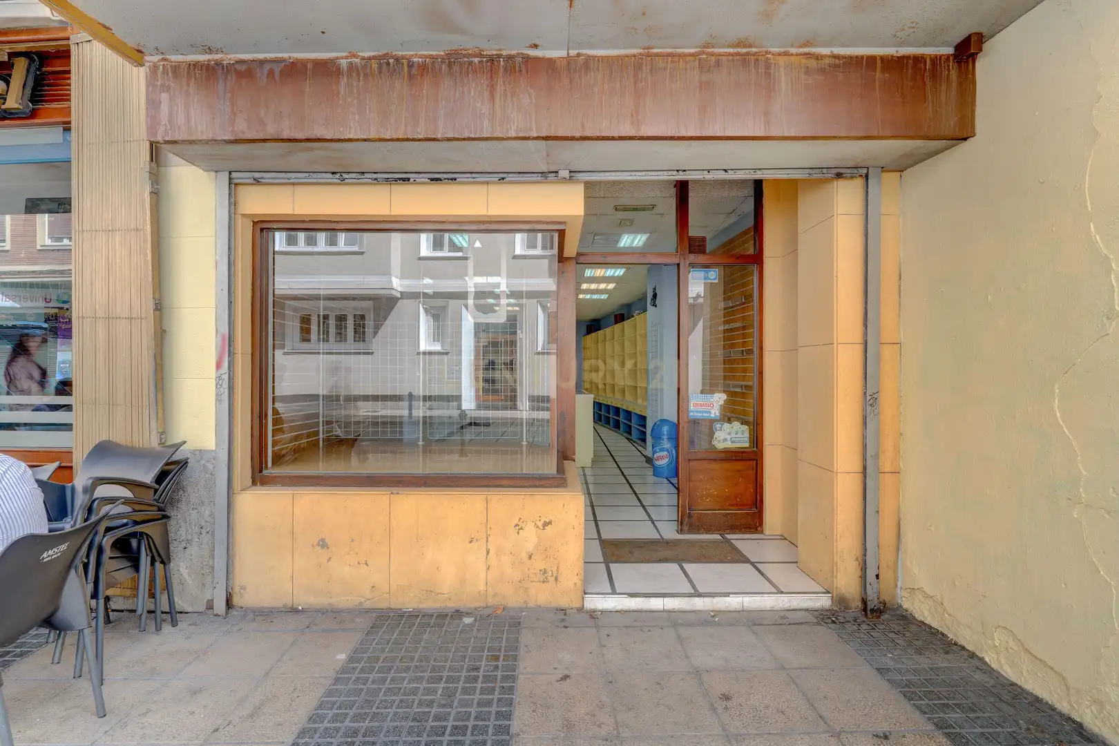 Local comercial en venta en Fuente de los Patos Plaza, Vitoria-Gasteiz, Spain 1