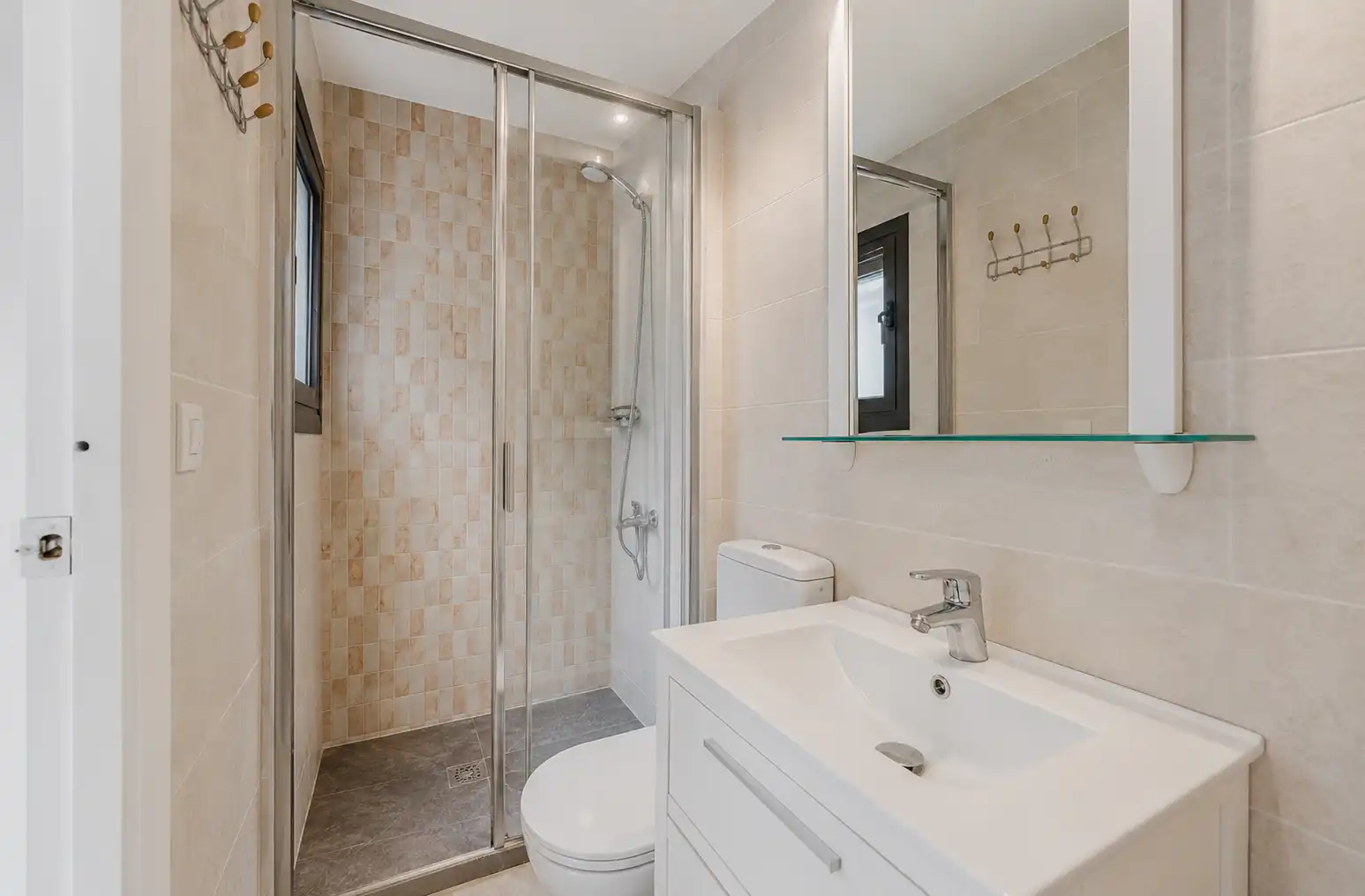 Baño de Piso en venta en Barcelona con Terraza y Balcón