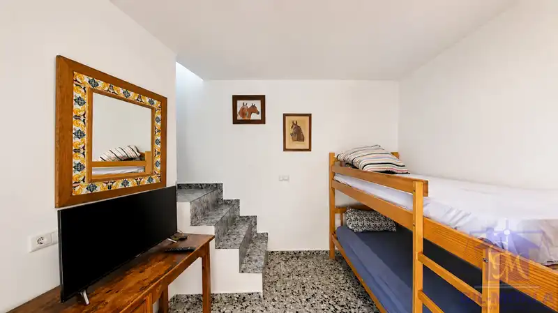 Dormitori de Casa o xalet en venda en Vélez-Málaga amb Aire condicionat, Terrassa i Moblat