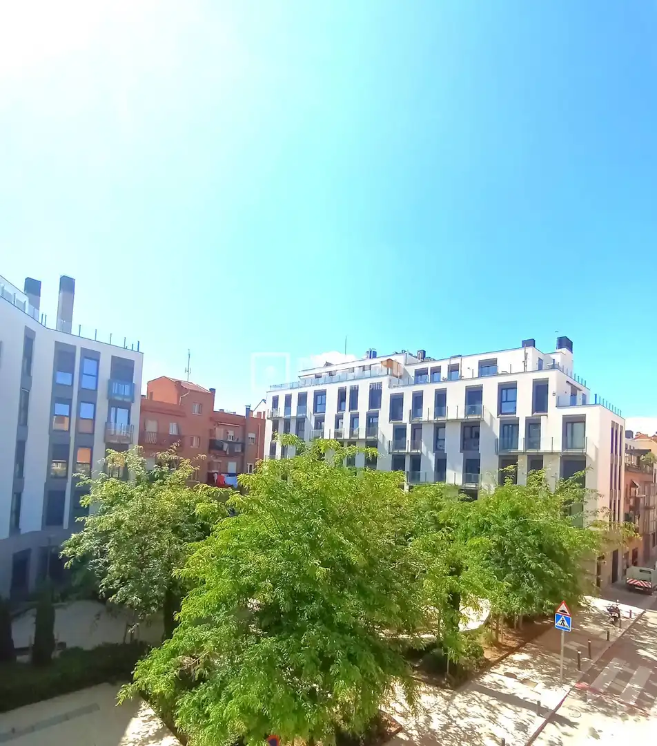 Exterior view of Flat for rent in Madrid  with Heating, Private garden and Terrace