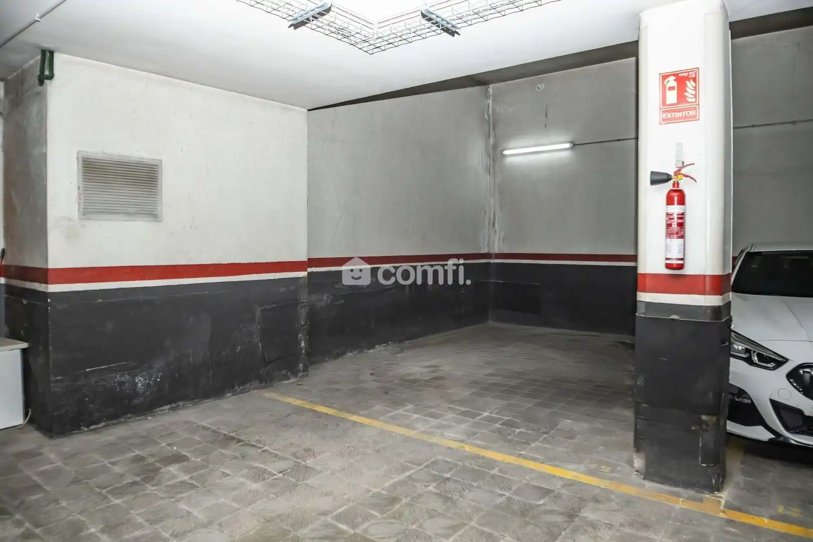 Parkplatz von Wohnung zum Verkauf in Barcelona mit Klimaanlage, Heizung und Terrasse