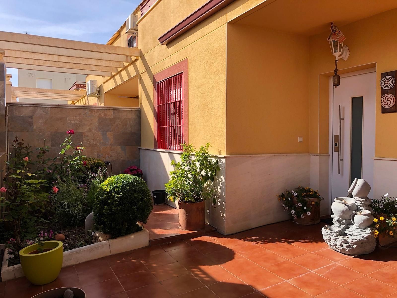 Jardí de Casa adosada en venda en Chinchilla de Monte-Aragón amb Aire condicionat, Jardí privat i Traster