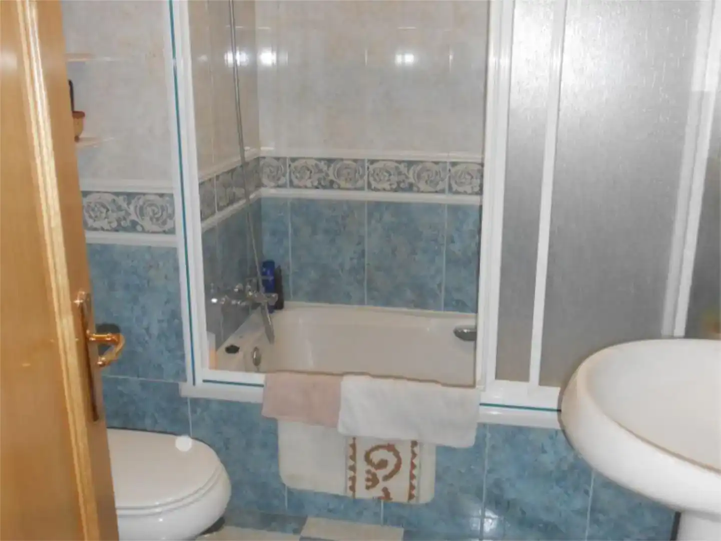 Bany de Casa adosada en venda en Ciudad Real Capital amb Aire condicionat i Piscina