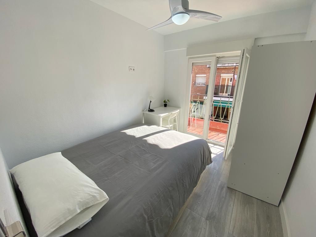 Habitación en Calle Encarnación Oviol, 43, Los Rosales