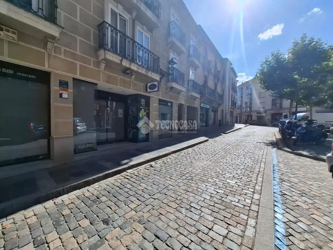 Vista exterior de Pis en venda en Ávila