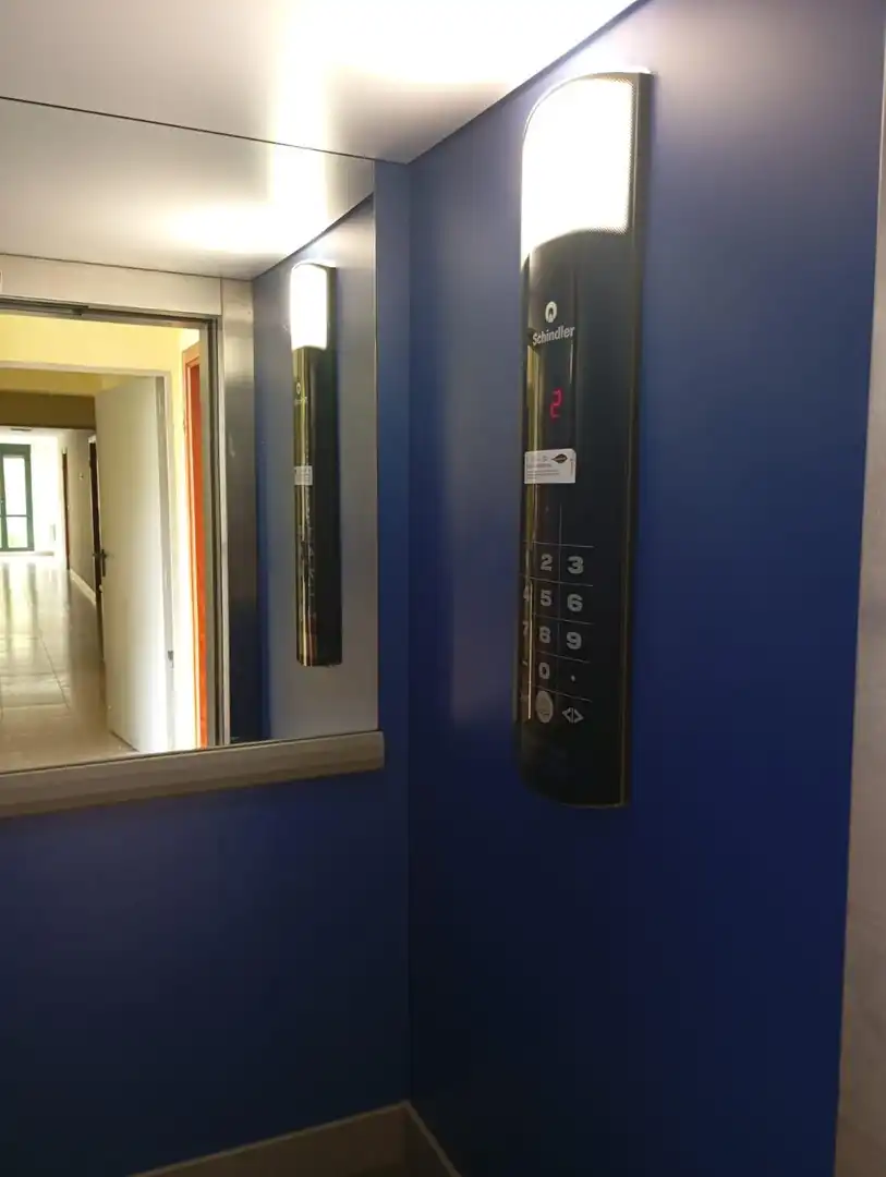 Edificio en venta en Baños de Montemayor