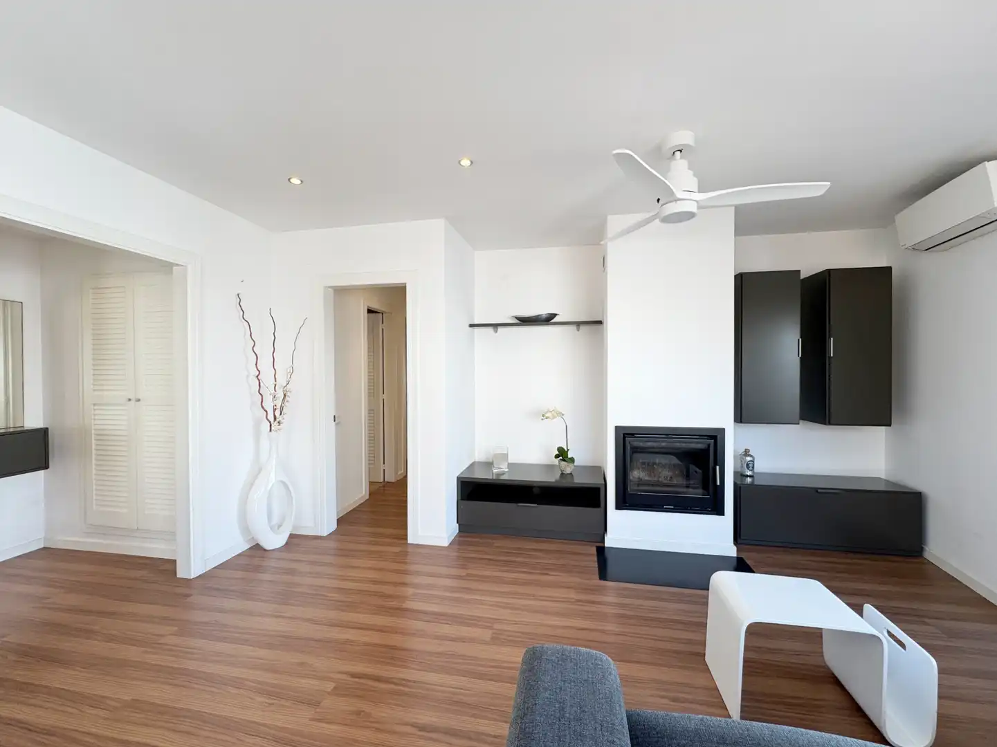 Wohnzimmer von Wohnungen zum Verkauf in L'Escala mit Klimaanlage, Heizung und Parkett