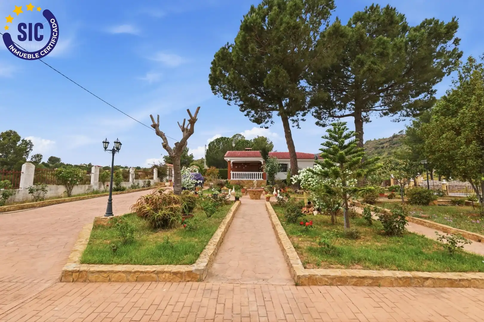 Casa o chalet en venta en Montroi / Montroy con Jardín privado, Terraza y Piscina
