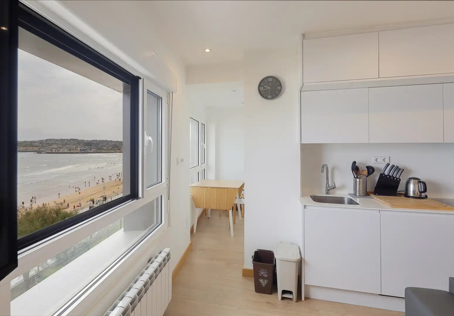 Cocina de Piso de alquiler en Gijón  con Calefacción y Amueblado