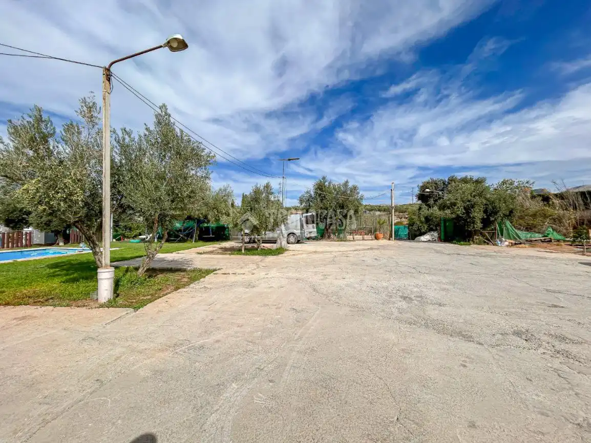 Vista exterior de Finca rústica en venda en Peligros amb Aire condicionat