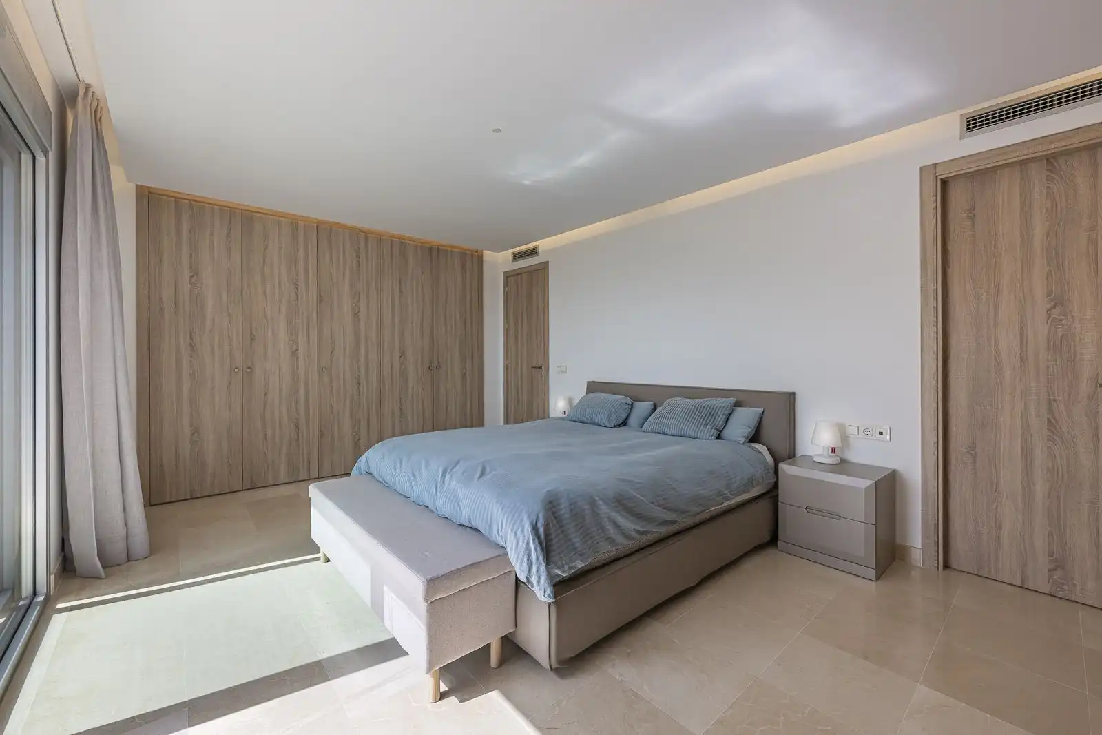 Habitación de Dúplex en venta en Benahavís con Aire acondicionado, Terraza y Trastero