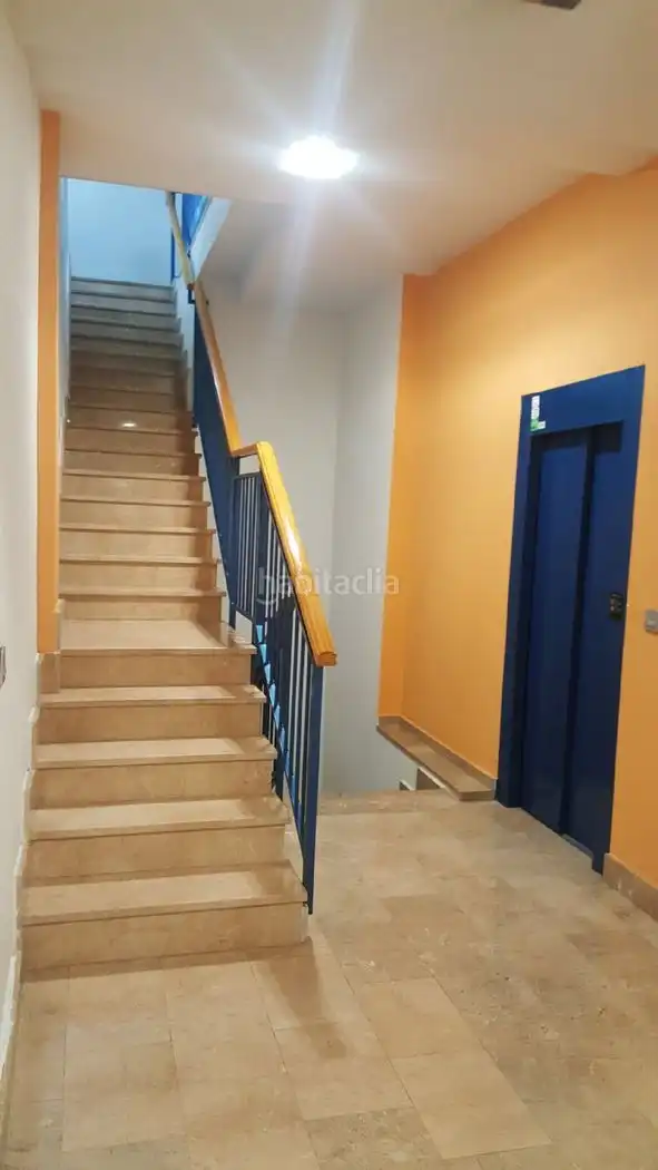 Piso con ascensor en venta en Calle los Naranjos 6, imagen 2