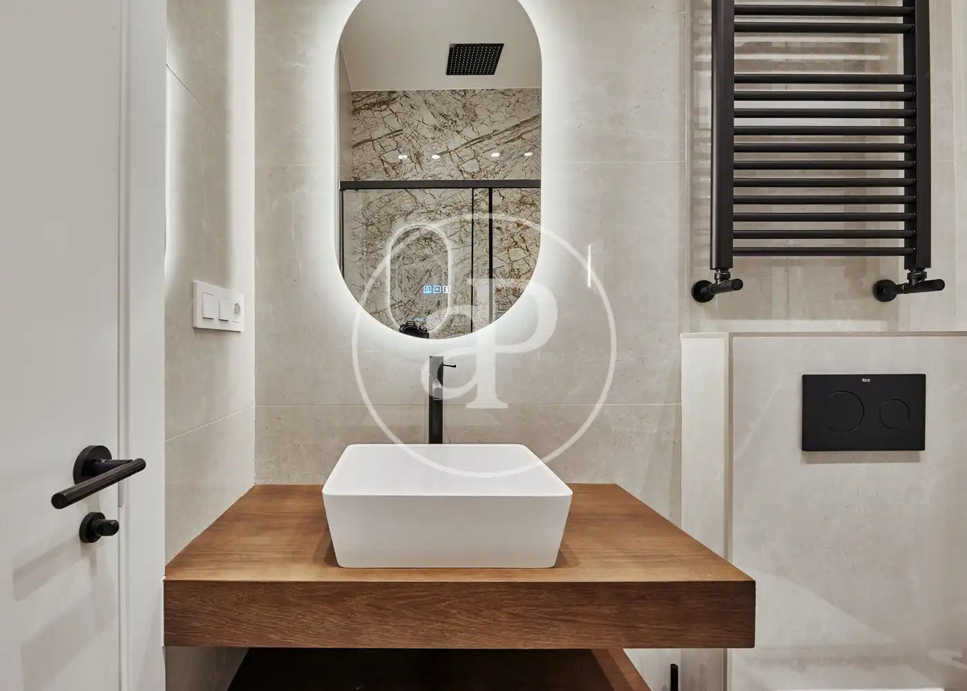 Bathroom of Flat for sale in Madrid  with Air Conditioner, Heating and Furnished