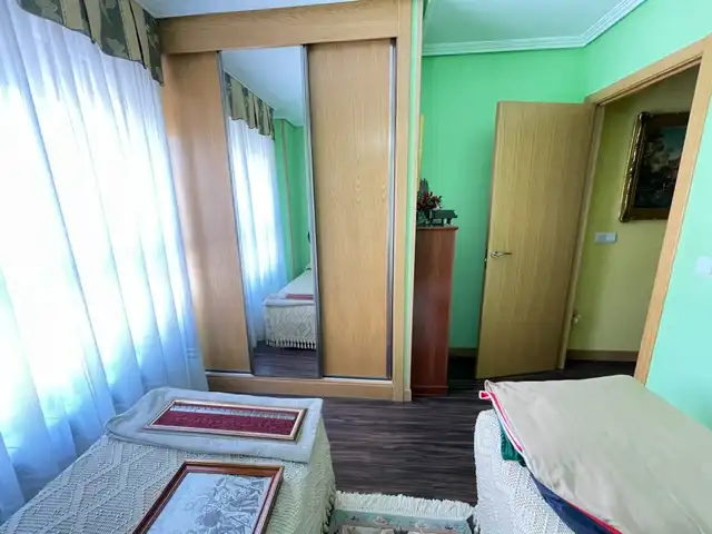 Habitación de Apartamento en venta en Cistérniga con Calefacción, Trastero y Amueblado