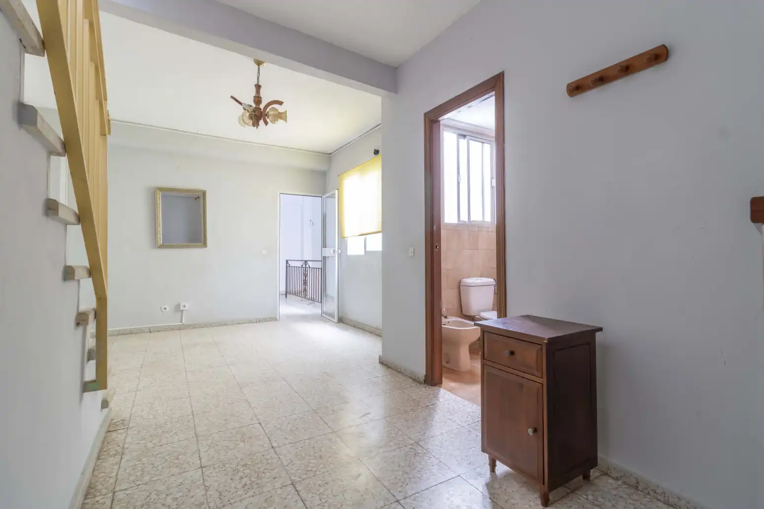 Einfamilien-Reihenhaus zum Verkauf in Sevilla mit Terrasse, Abstellraum und Balkon