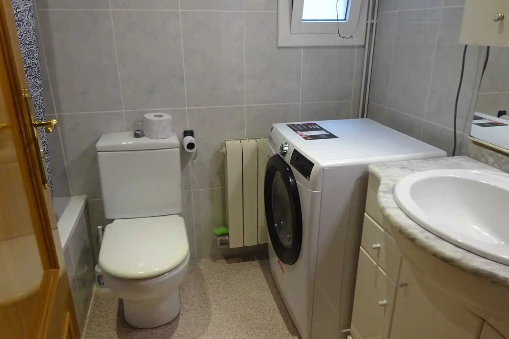 Baño de Piso de alquiler en Barcelona con Aire acondicionado, Calefacción y Amueblado