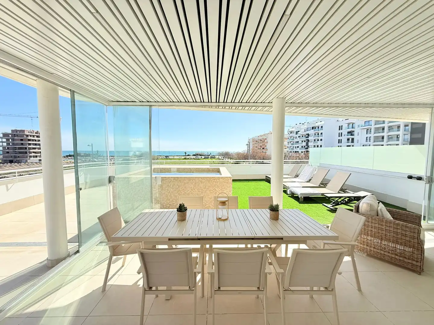 Terraza de Ático en venta en Vélez-Málaga con Aire acondicionado, Trastero y Piscina