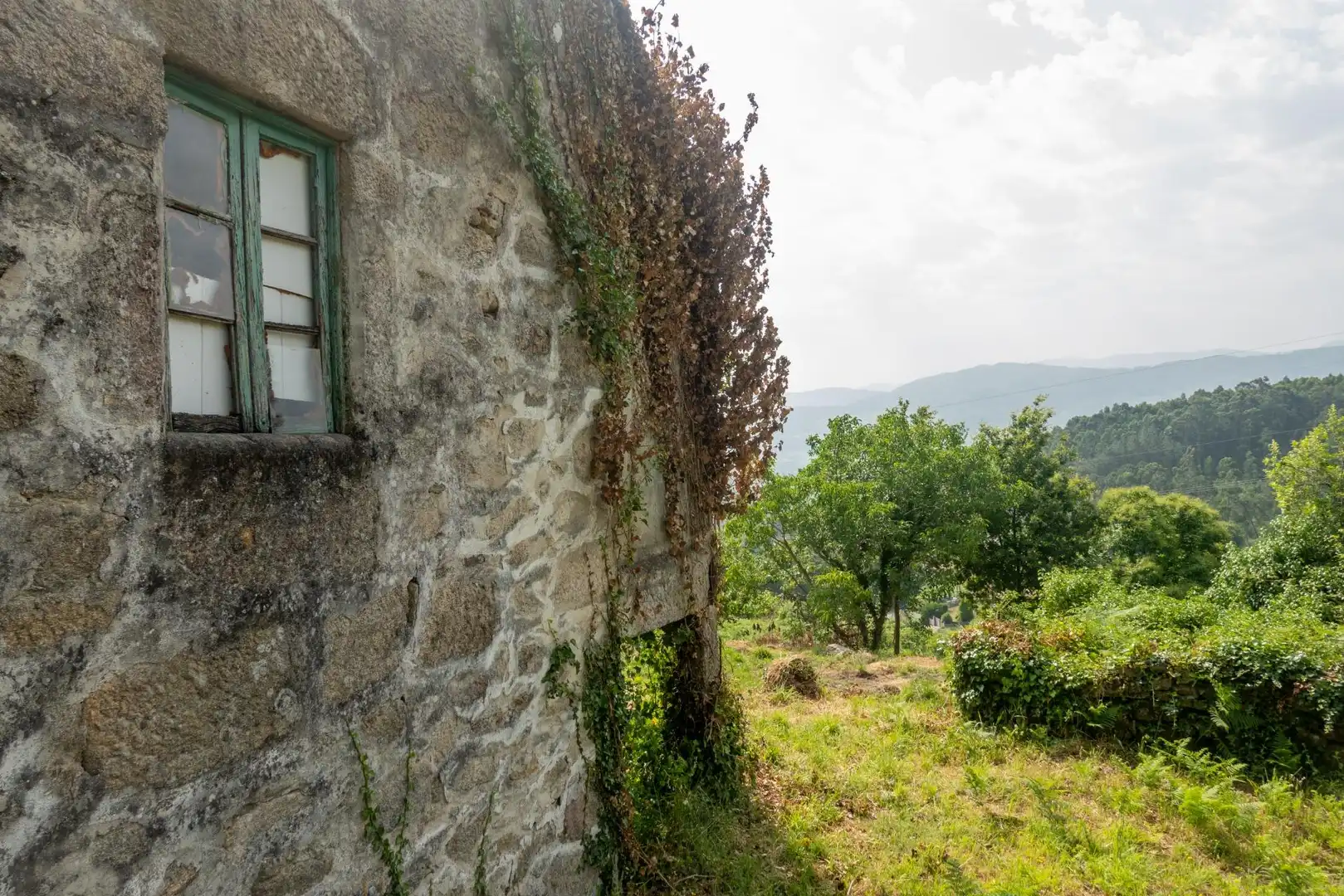 Vista exterior de Finca rústica en venda en Arbo amb Jardí privat