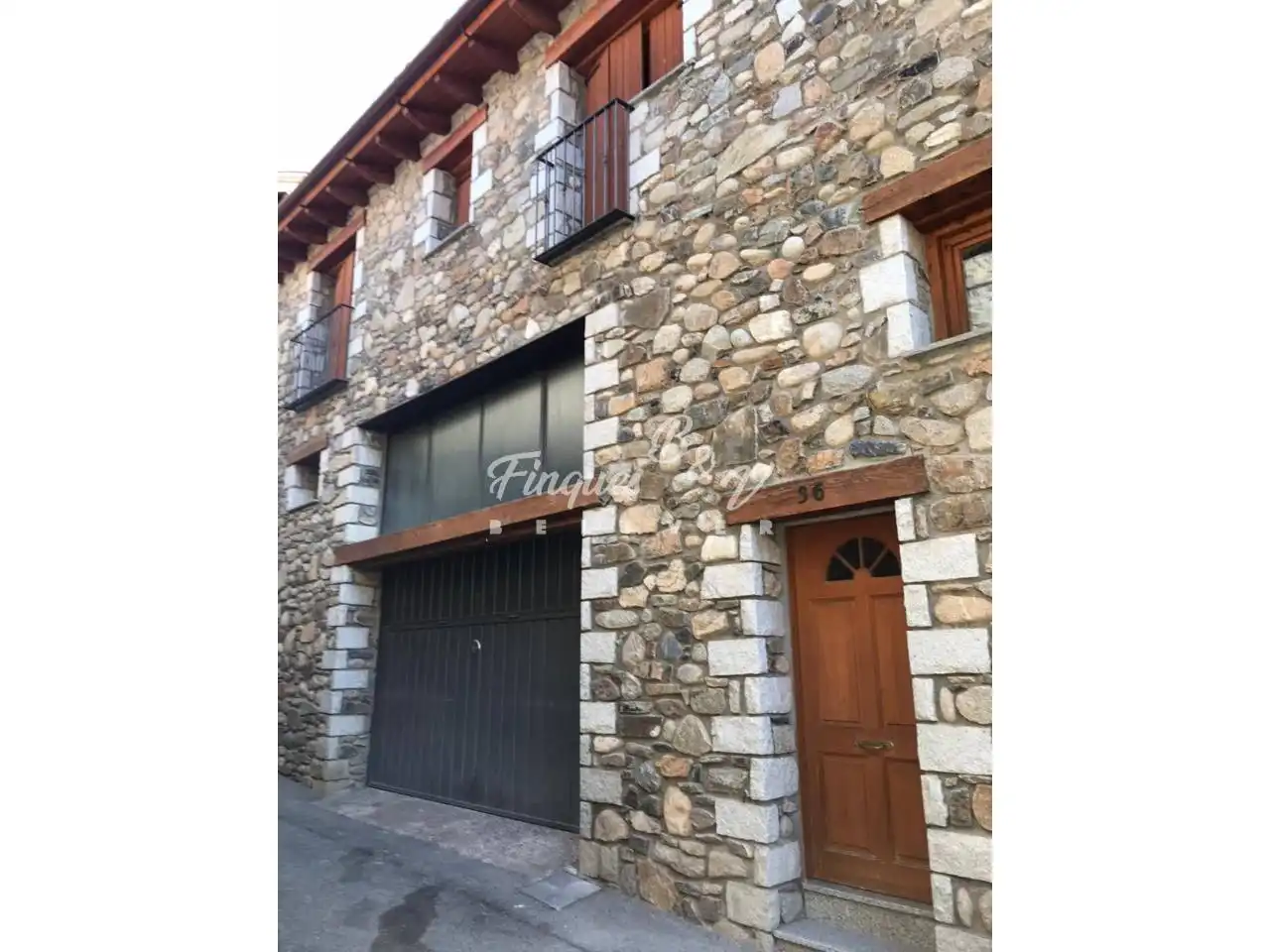 Vista exterior de Casa o xalet de lloguer en Montellà i Martinet amb Calefacció, Terrassa i Moblat