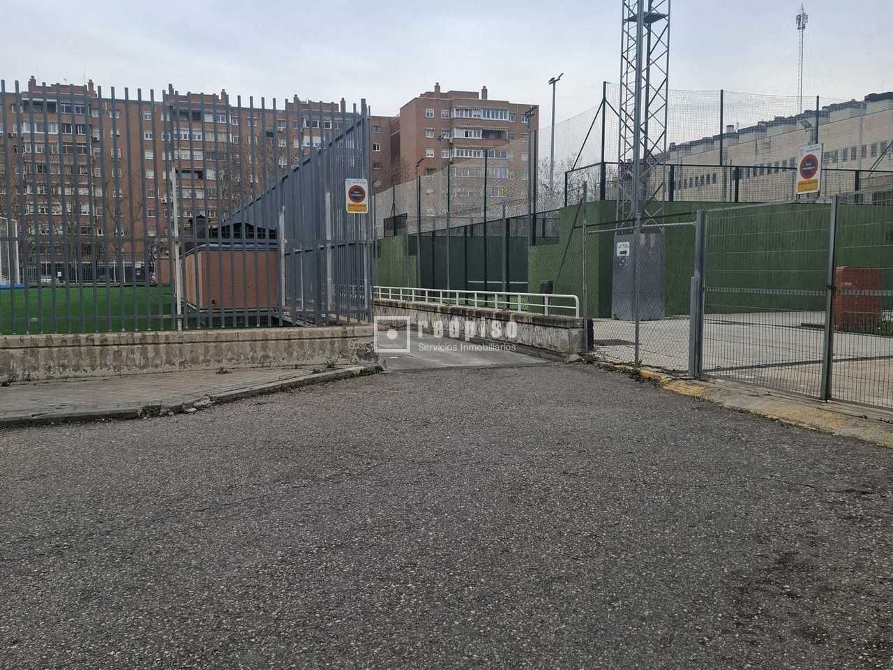 Exterior view of Garage for sale in  Madrid Capital