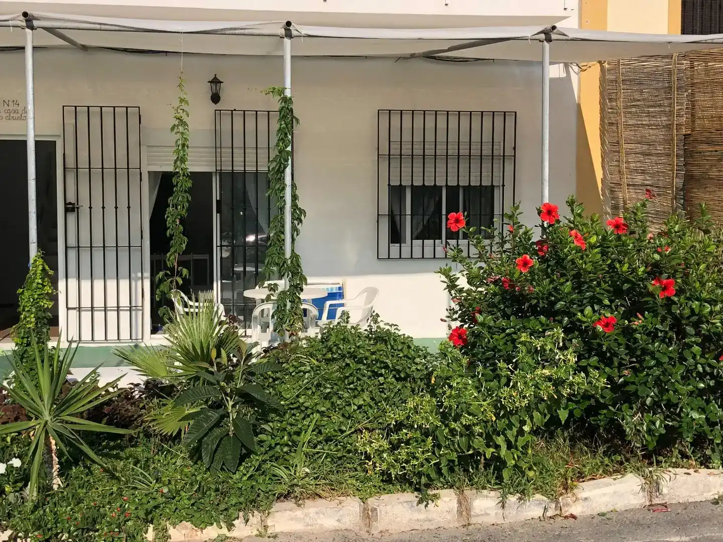 Jardín de Casa adosada en venta en Motril con Amueblado, Horno y Lavadora