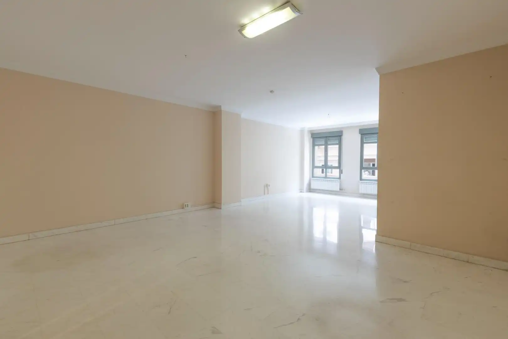 Flat for sale in Granada  with Air Conditioner and Heating