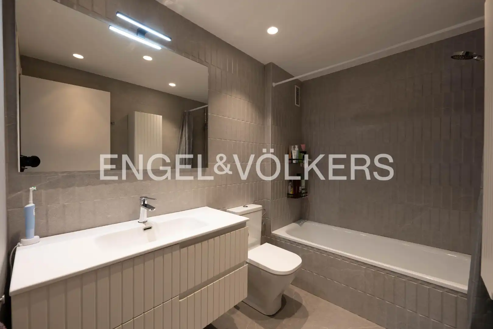 Baño de Piso en venta en Donostia - San Sebastián  con Calefacción y Trastero