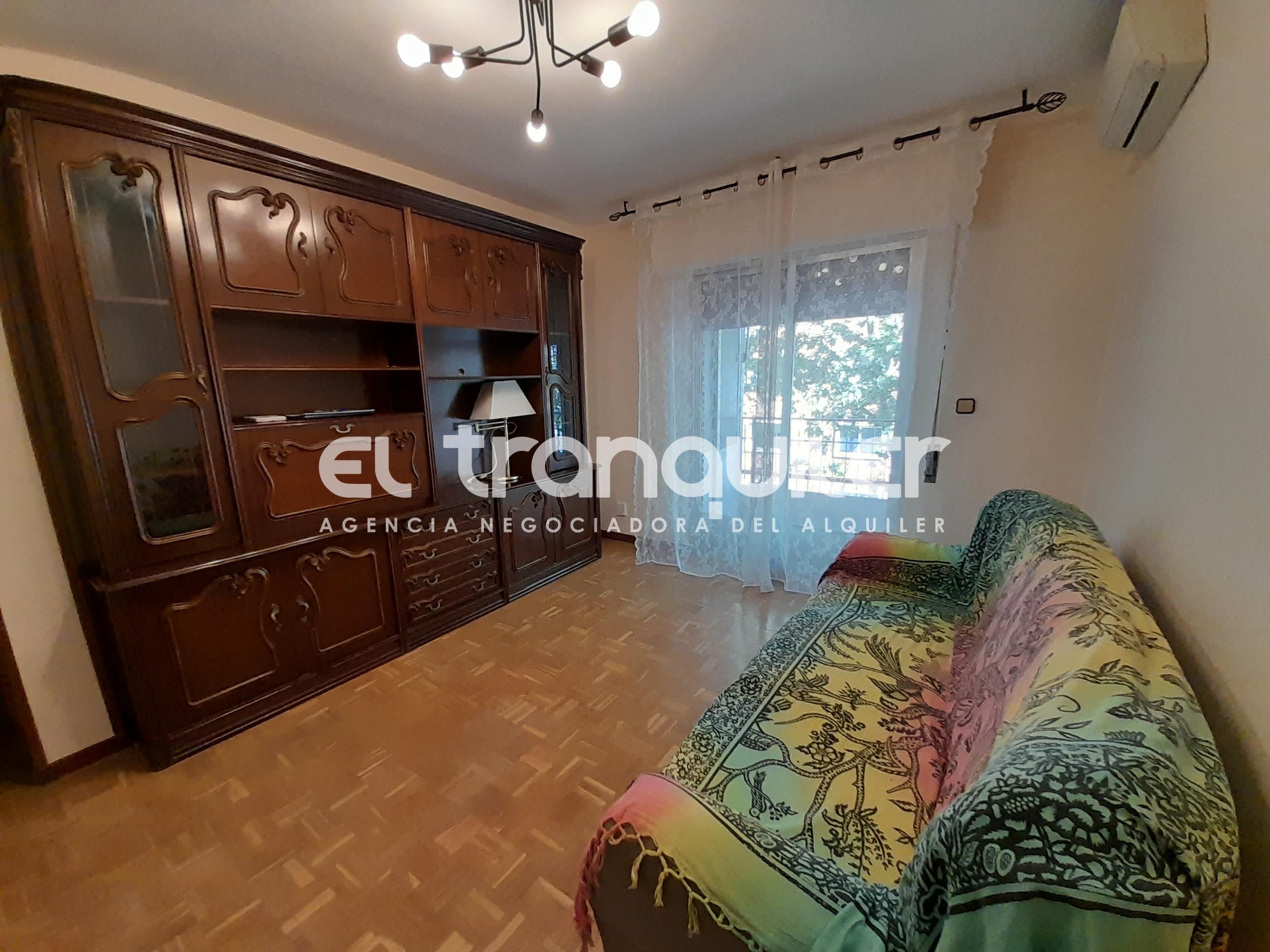 Bedroom of Flat to rent in  Madrid Capital  with Air Conditioner, Parquet flooring and Terrace